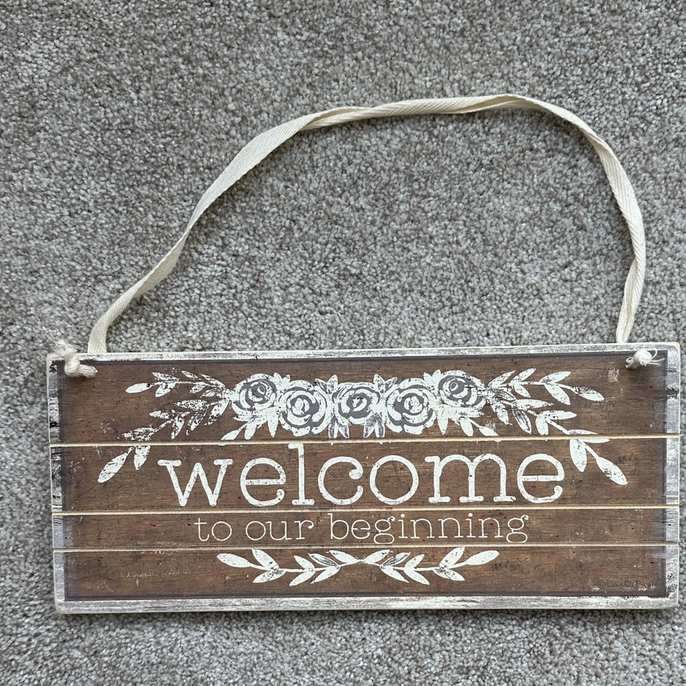 Francesca's Collections Brown Welcome Sign